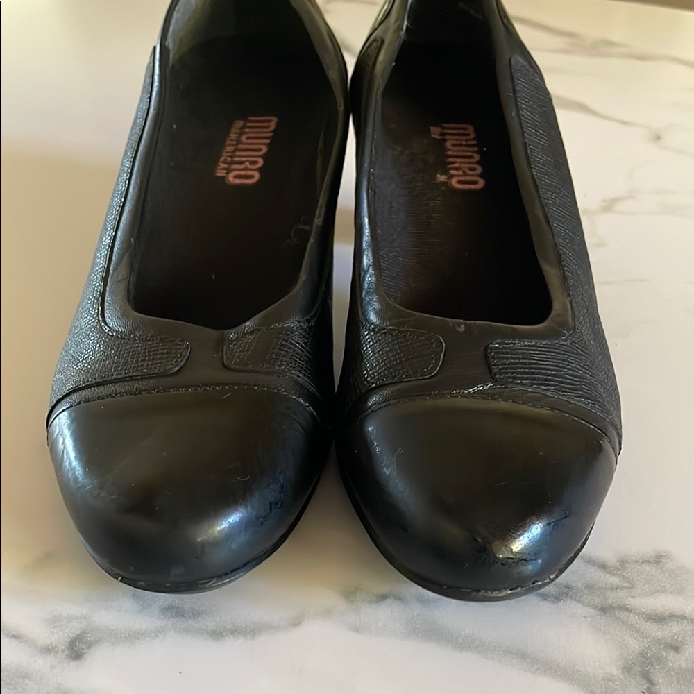Munro Black Heels Classic Block Pumps - Picture 6 of 7